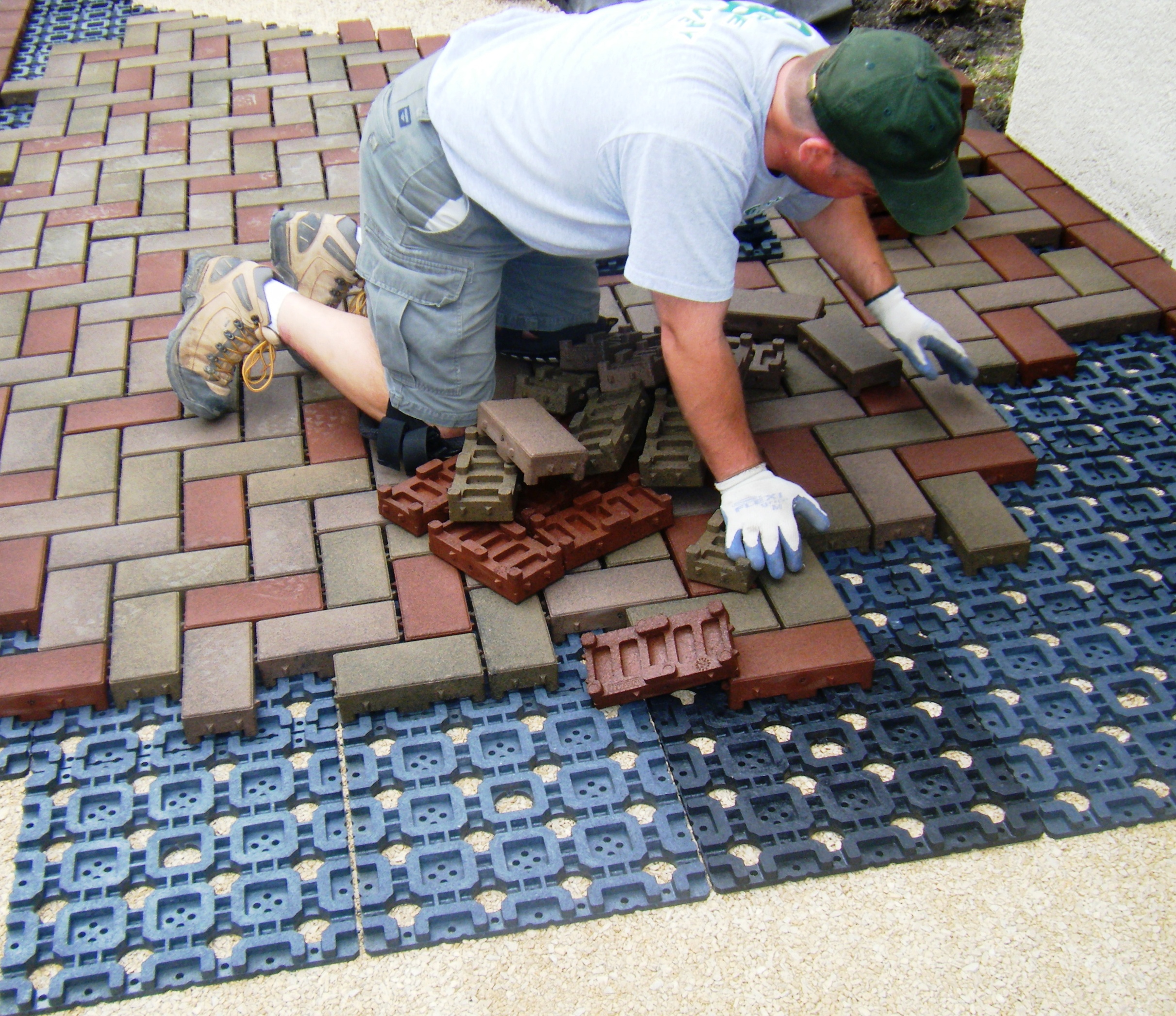 How can you install the paving stones at your place?