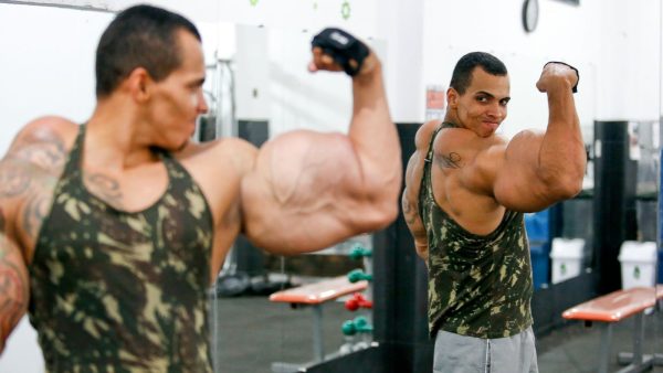 Develop Muscular Arms Without Steroids Or Muscle Implants With These 4 Methods